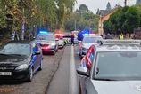 Policajti v Cesku evakuuju skolu po bombovom hlaseni