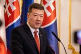 Roztrzka pre cestu do Bratislavy Tomio Okamura si nevzal cesku opoziciu