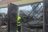 V areali firmy vo Velkch Kapusanoch spadla strecha tri osoby nezvestne