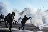 Trumpovi agenti zastrelili v Minnesote dalsieho muza Protestujucich rozhaniaju slznym plynom