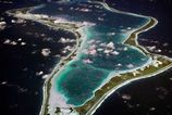 Iran testuje hranice svojich rakiet Dve strely minul britskoamericku zakladnu Diego Garcia v Indickom oceane