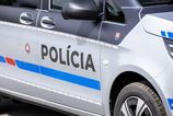 V Michalovciach sa zrazilo policajne auto s osobnym vozidlom tri osoby skoncili v nemocnici