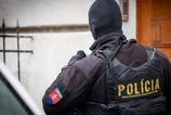 Zasah kuklacov v Bratislave Policia zmarila obchod s ostrelovacimi puskami