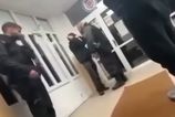 incident v galante policajtovi ktory fyzicky napadol 15 rocneho chlapca hrozi vyhodenie