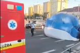 Drama na kosickom nebi Po zrazke dvoch balonov musel jeden nudzovo pristast pri nakupnom centre