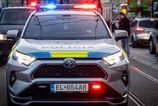 Policia patra po pachatelovi lupeze so zbranou v bratislavskej zalozni