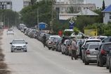 Giganticke rady pred cerpacimi stanicami v Rusku Satelitne snimky odhaluju kilometrove kolony aut po benzin