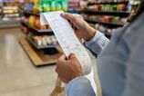 Slovaci viac minaju v kamenych obchodoch Maloobchodne trzby po druhykrat za sebou realne vzrastli o 2 percenta