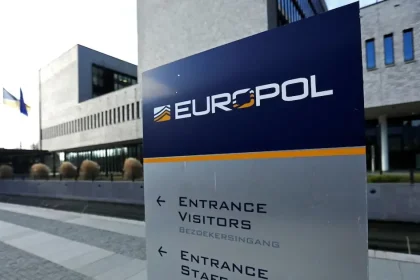 Europol zadržal šesť osôb za pašovanie migrantov v štyroch krajinách