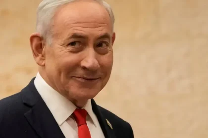 Izrael sprísňuje bezpečnostné opatrenia, premiér varuje pred hrozbou pred voľbami