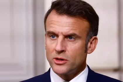 Macron varuje pred ruskou hrozbou. Francúzsko chystá obranu proti dronom