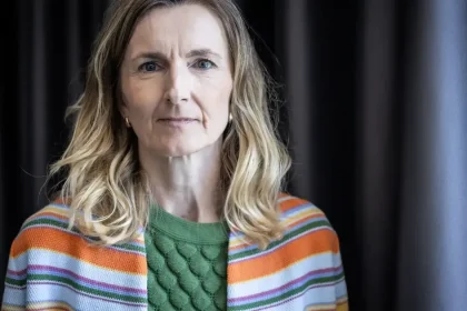 Mala útočiť nožničkami, škola ju neprijala. Bez mamy skončí v zariadení s 50-ročnými