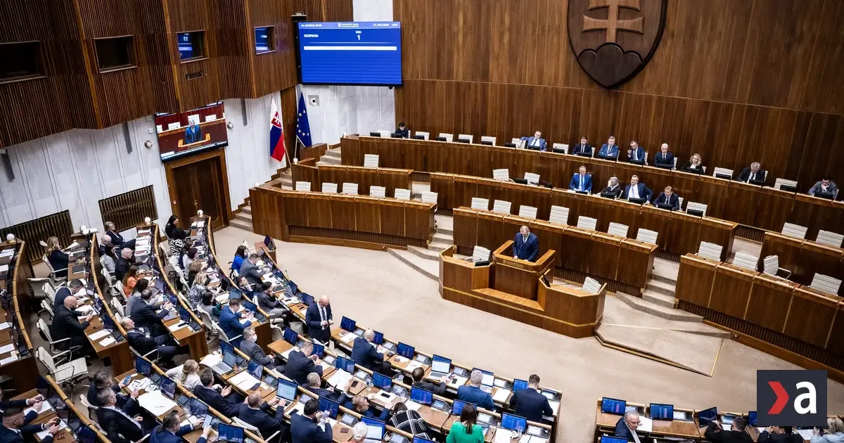 Maratón v parlamente: Národná rada začala prvú schôdzu po lete, na programe je 295 bodov