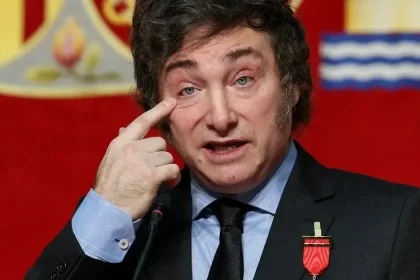 Milei pohrozil Británii arbitrážou pre ropu pri Falklandoch