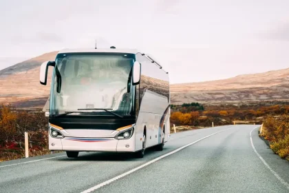 NSS: chyba pri zákazke autobusov, kraj zvažuje sťažnosť