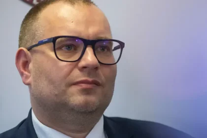 Ombudsman Dobrovodský žiada poriadok v poplatkoch a hľadaní špecialistov