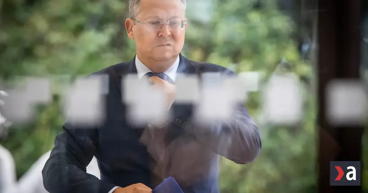 Opozícia hovorí o ústavnej kríze. Čo hrozí, keď vláda nepredloží vyrovnaný rozpočet