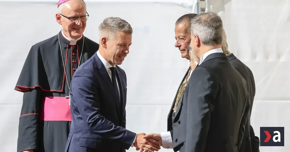 Pápež Lev XIV. prijal vo Vatikáne maďarského premiéra Magyara, ktorý ho pozval do Maďarska