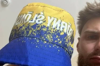 Poláka zbili, lebo si mysleli, že je Ukrajinec. Chcel podporiť partnerku s rakovinou