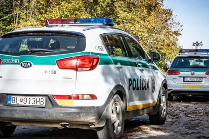 Policajti prichytili zlodejov káblov v Univerzitnej nemocnici Bratislava priamo pri čine