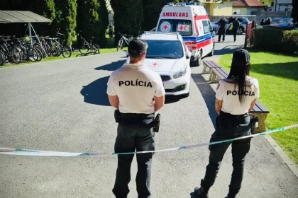 Polícia prešetruje incident v škole v Staškove, nariadila domovú prehliadku