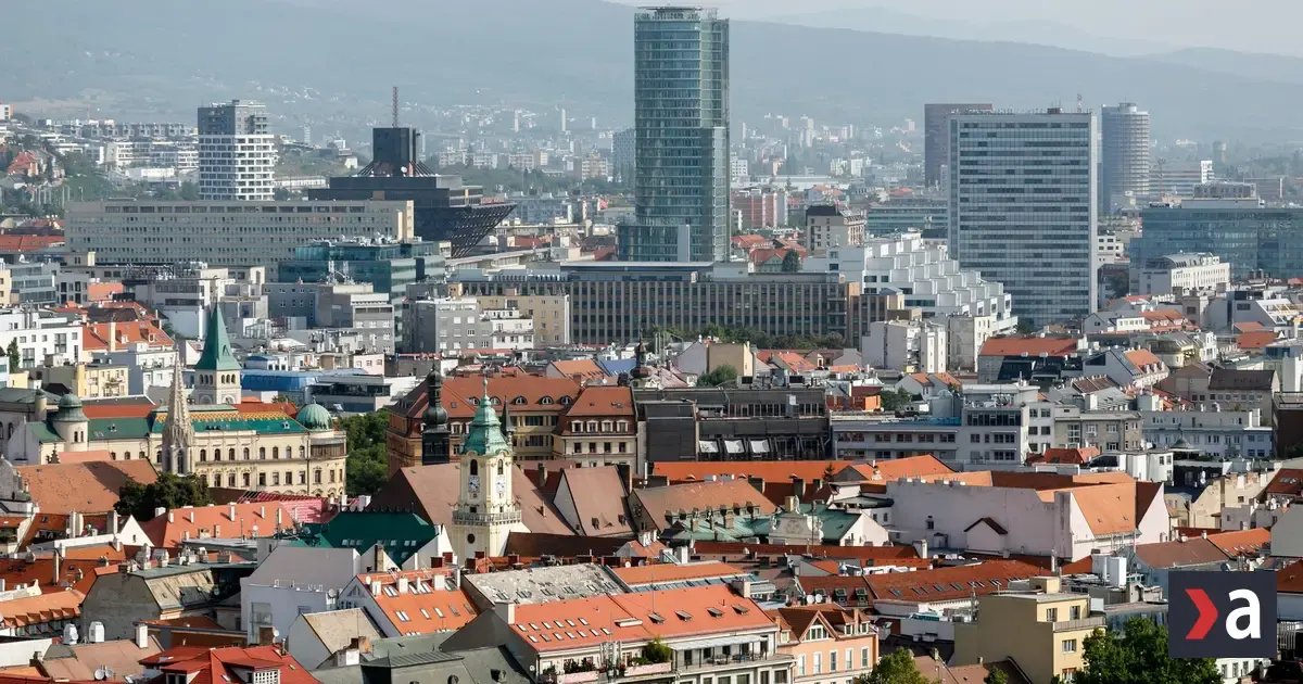 Rokovanie vlády, očkovanie v lekárňach, odolnejšie mestá (prehľad udalostí)