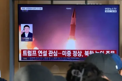 Severná Kórea odpálila v priebehu pár hodín dve strely do Japonského mora