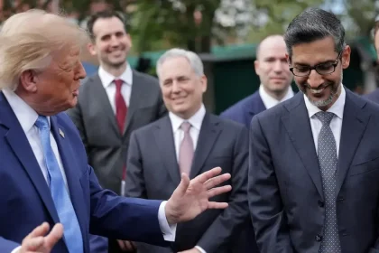 Trump nechá firmy regulovať AI. Dohoda nebude záväzná