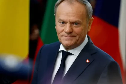 Tusk varuje pred rastúcou hrozbou: Ruské útoky sa približujú k Poľsku