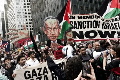 VIDEO: Newyorská polícia zadržala desiatky účastníkov protestu proti Netanjahuovi