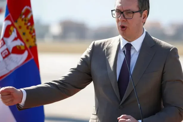 Vučič plánuje odstúpiť z prezidentskej funkcie a kampaňovať ako „obyčajný občan“