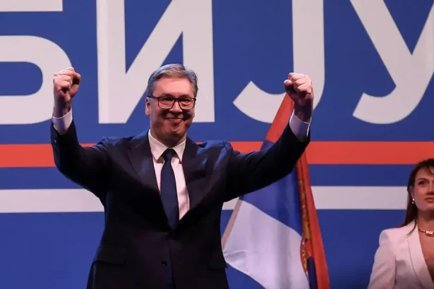 Vučič po desaťročí pri moci oznámil odchod z funkcie prezidenta