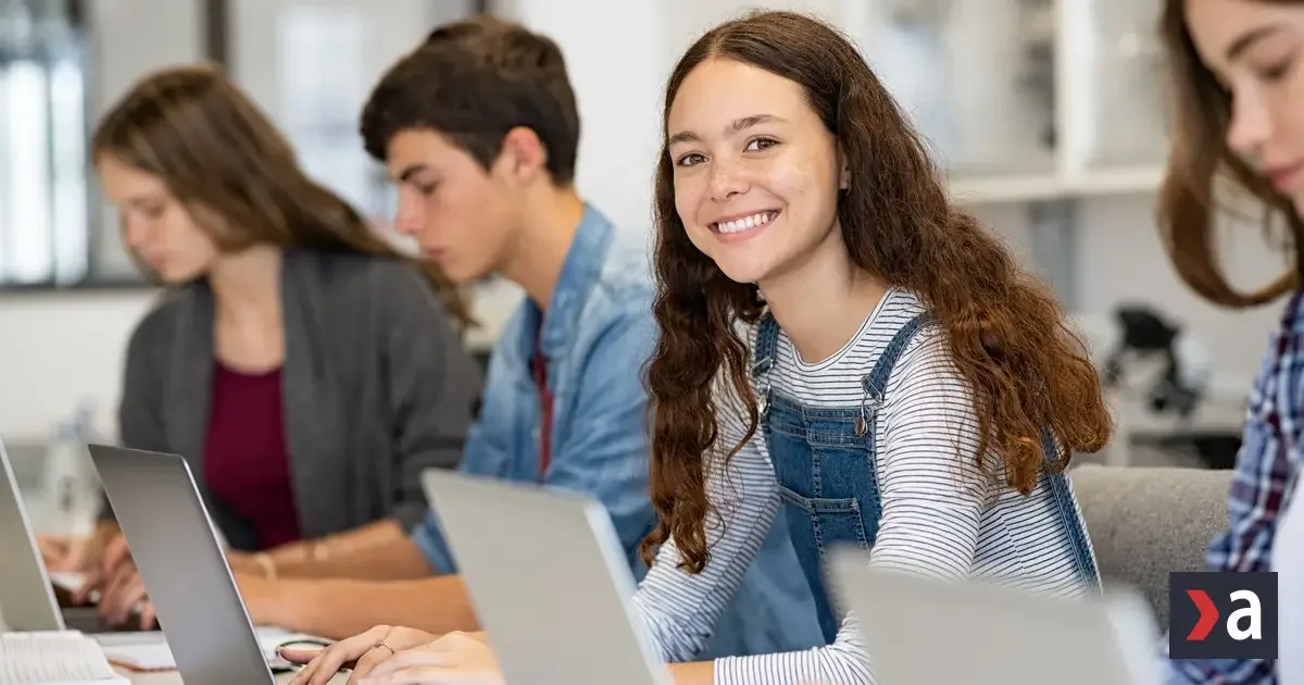 Zadarmo internet pre školákov až na dva roky. Kto má naň nárok a ako sa prihlásiť?