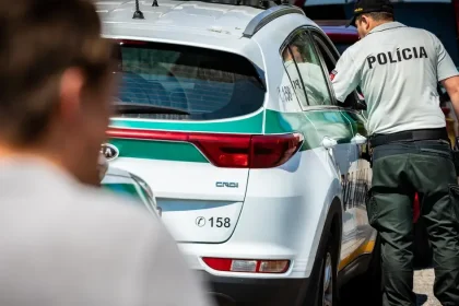 14-ročný žiak obvinený z vyhrážok zabitím spolužiakom, polícia žiada väzbu