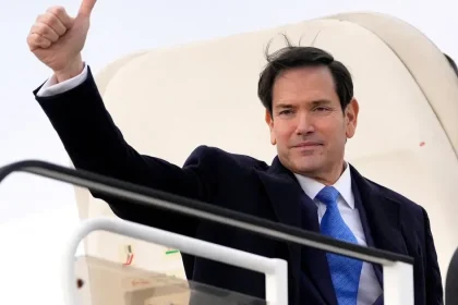 Americký minister zahraničia Marco Rubio začína cestu po Európe, prvou zastávkou je Island