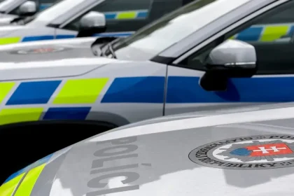 Bratislava: Zlodej ukradol tašku s dokladmi a kartami, polícia hľadá svedkov