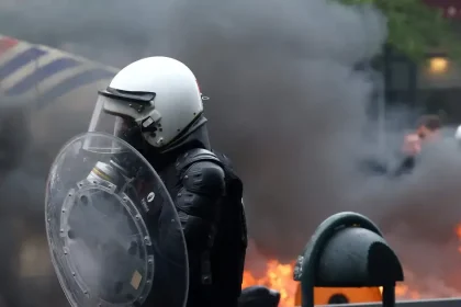 Brusel ochromili protesty proti škrtom. Polícia použila vodné delá a slzotvorný plyn