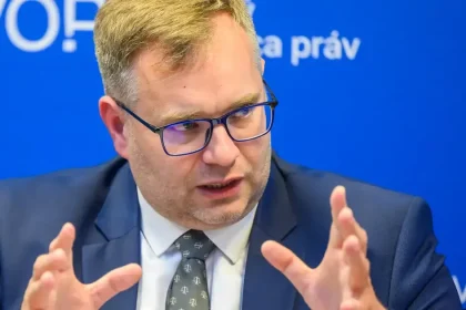 Dobrovodský: Podmieniť základné minimum prácou je neústavné