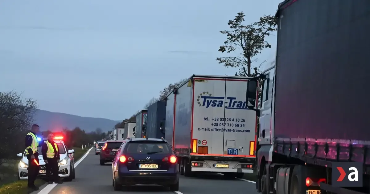 Doprava na Ružomberok kolabuje: Dvojhodinové státie a vážna nehoda na D1