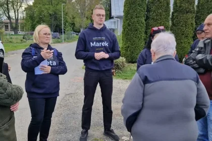 Ferenčák prehral tesný súboj: Jeho pád oslavovali priamo pred domom