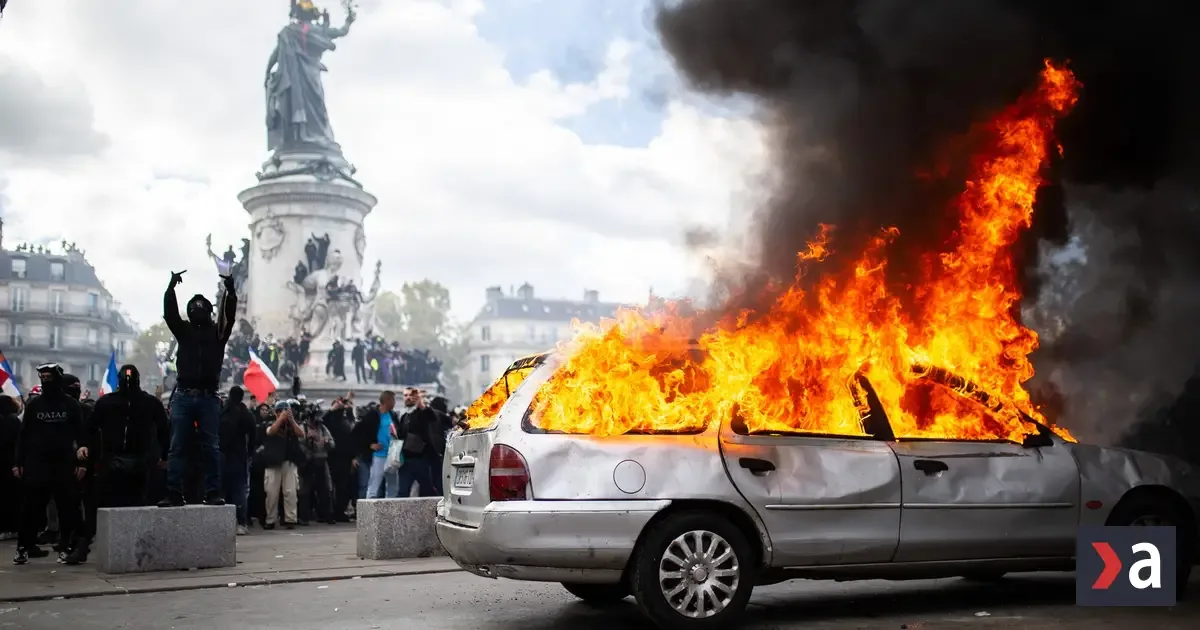 Francúzsko zaviedlo v mestách nočný zákaz vychádzania, aby upokojilo protesty