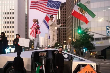Irán hrozí USA, že ich vojenské lode nesmú do Perzského zálivu