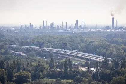 Jesenný utorok prinesie slnko aj hmly, teploty do 16 stupňov