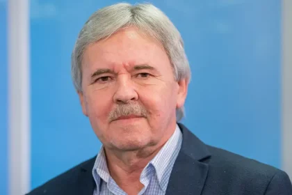 Koalícia zvládne dovládnuť aj s najtesnejšou väčšinou, tvrdí publicista