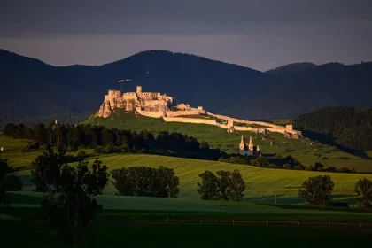 Obloha zostane v nedeľu prevažne zamračená