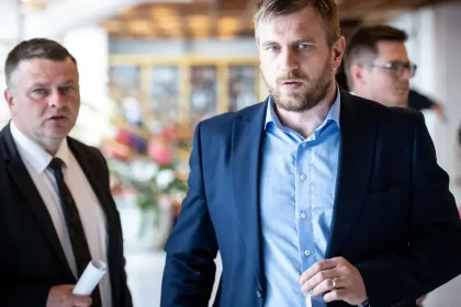 Odvolaní manažéri envirorezortu žalujú Kuffu, štátu hrozia miliónové škody