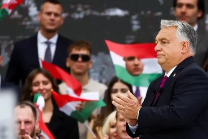 Orbán vyzýva na národný odpor, Magyar pripomína tresty za zmenu režimu