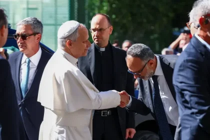 Pápež Lev XIV. je v nemocnici, popoludní podstúpi operáciu pľúc