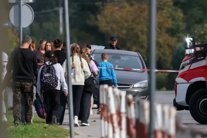 Poľsko: Pre obavy o bezpečnosť zrušili piatkové vyučovanie v 50 školách