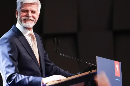 Prezident sa vrátil z Maroka, aby mohol voliť